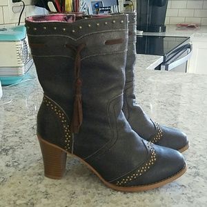 Size 7.5 women's cowboy boots